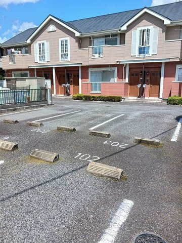 【駐車場】 | コスモスⅡ | 駐車場があるので、車を買う予定の方も安心です