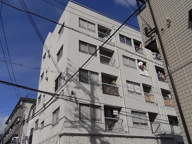 ベース・ワンの外観