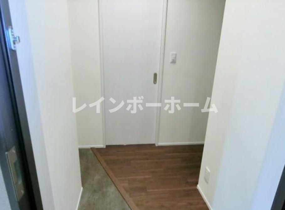 イーリングの玄関