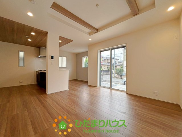 幸手市緑台１丁目６期　新築一戸建て　03の居間・リビング