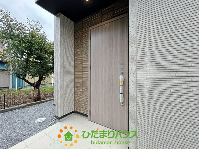 幸手市緑台１丁目６期　新築一戸建て　03の玄関