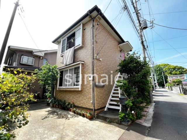イナリハイツの外観|閑静な住宅地