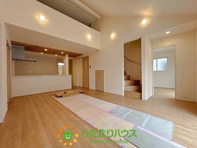 幸手市緑台１丁目６期　新築一戸建て　02の居間・リビング