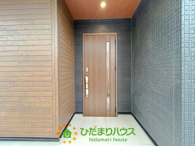 幸手市緑台１丁目６期　新築一戸建て　02の玄関