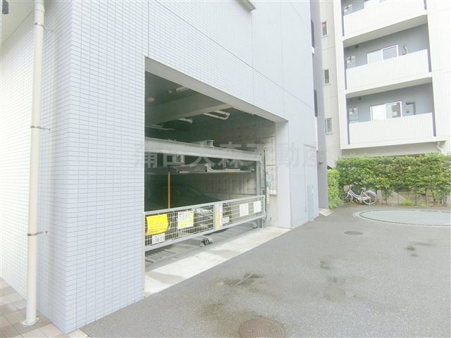 イプセ多摩川緑地の駐車場