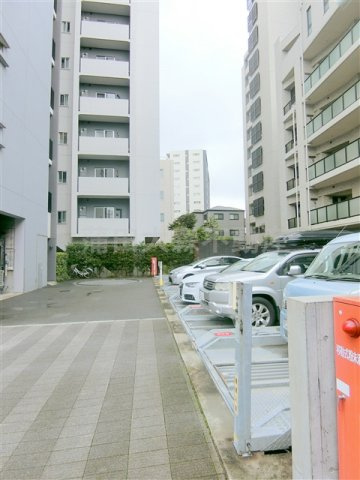 イプセ多摩川緑地の駐車場