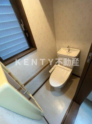 【トイレ】 | 大森北４丁目戸建 | 落ち着いたトイレです