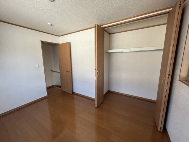 厚木市寿町１丁目の一戸建ての収納