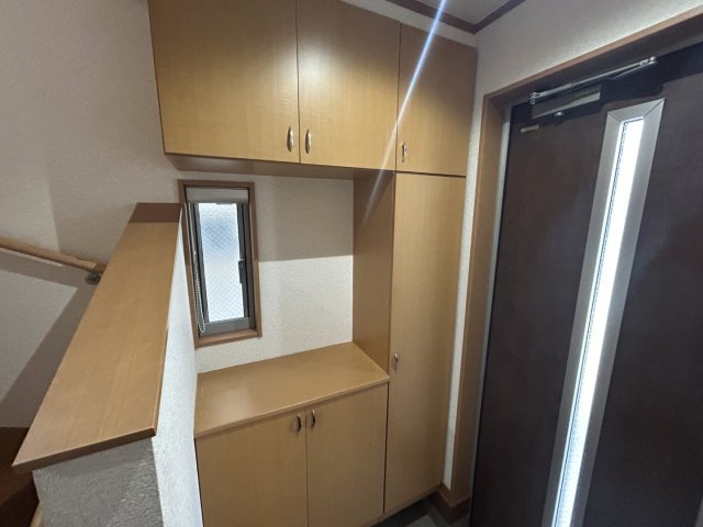 厚木市寿町１丁目の一戸建ての玄関