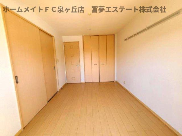 モアエクレールB棟の洋室