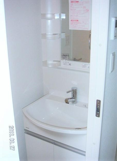アクシズ　Ａ棟の洗面所|忙しい朝には欠かせない洗面所です