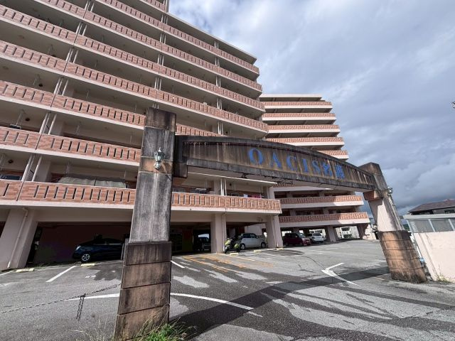 オアシス名護の外観