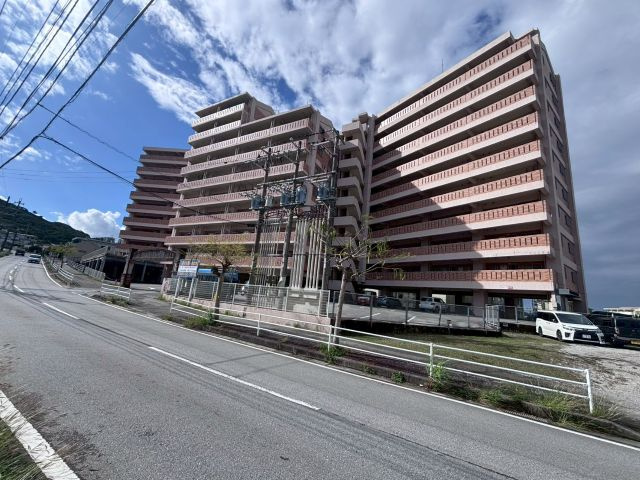 オアシス名護の外観