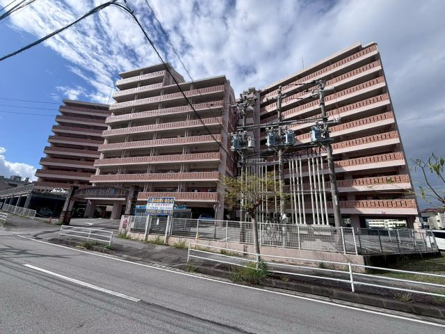 オアシス名護の外観
