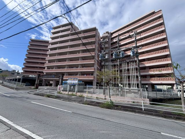 オアシス名護の外観
