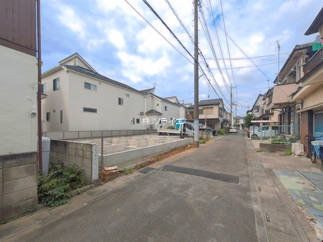 川越市大塚２丁目　新築戸建　ハートフルタウンの前面道路含む現地写真