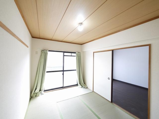 ハイツ秋桜の和室|日本らしい落ち着いた雰囲気の和室です