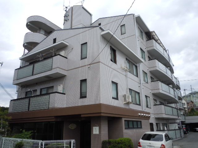 Collection刀根山の外観