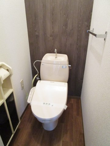 プロムナード野中【10,000円キャッシュバック対象物件】のトイレ|シンプルで使いやすいトイレです