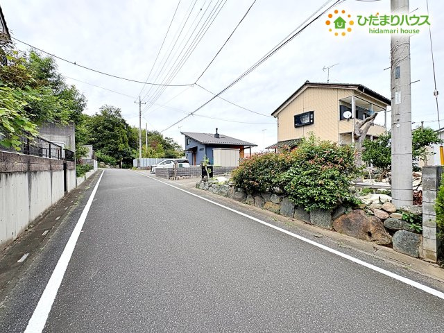 熊谷市船木台　売地の前面道路含む現地写真