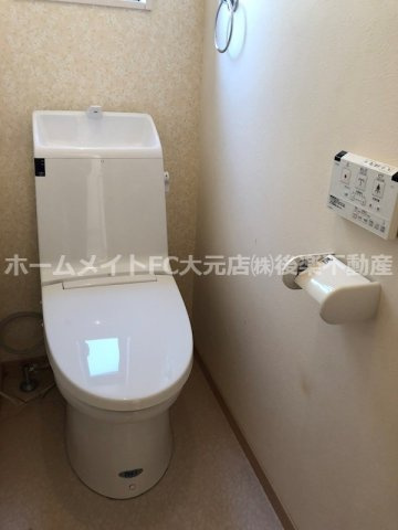 岡山市南区福富中２丁目のテラスのトイレ