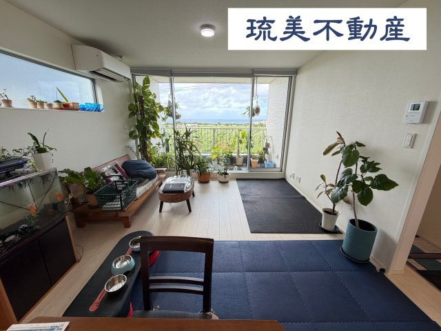 読谷村高志保　（3LDK中古戸建）の居間・リビング|LDK17.0帖♪