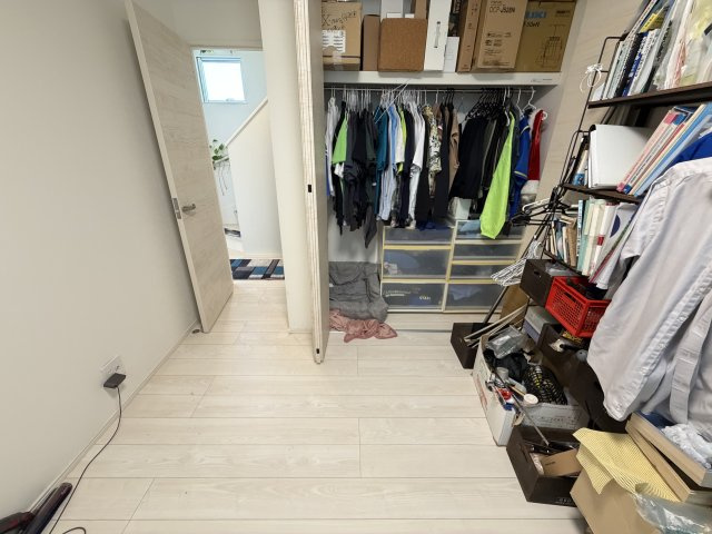 読谷村高志保　オーシャンビューの収納|洋室5.23帖+収納付き♪