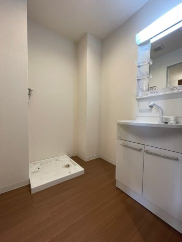 大阪市城東区野江２丁目のアパートの独立洗面台