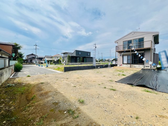 伊勢崎市西久保町の前面道路含む現地写真|駐車が苦手な方にもおススメ