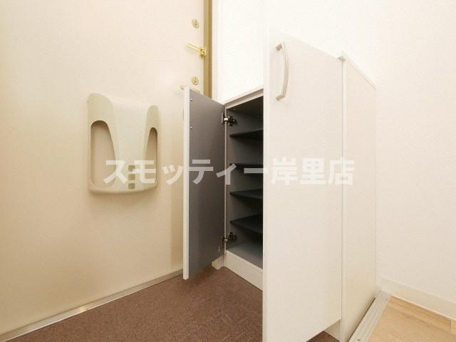 みおつくし岸里Ⅲの玄関