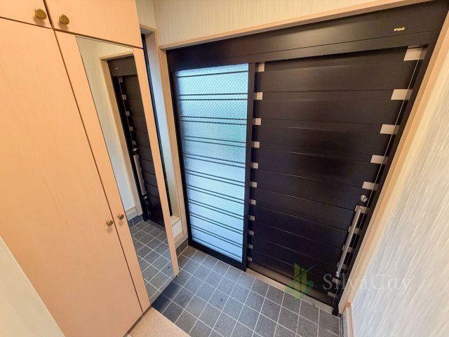西麻布２丁目中古戸建の玄関
