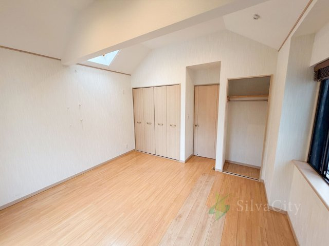 西麻布２丁目中古戸建の洋室