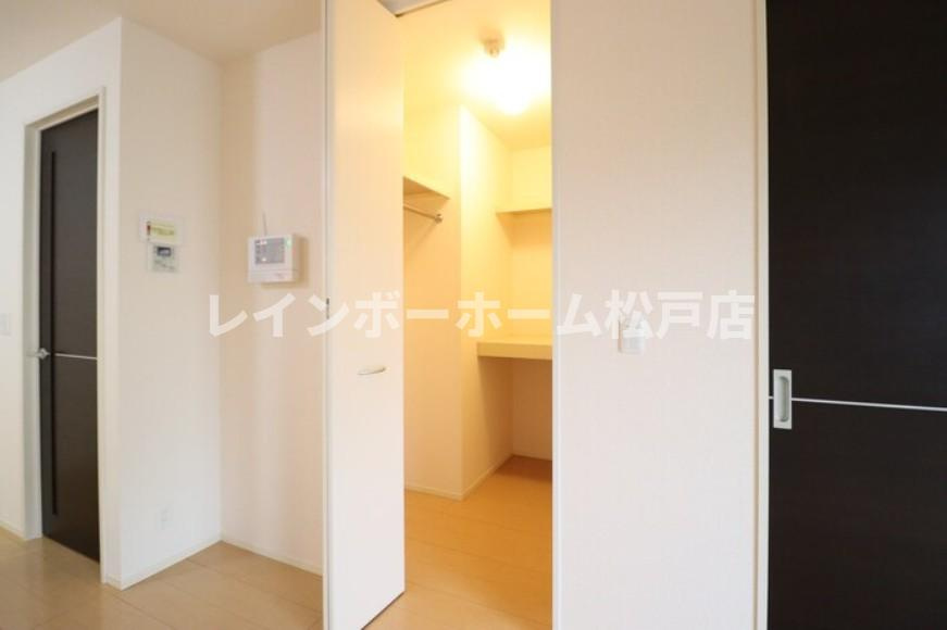 仲介手数料（賃料の1.10ヵ月）の50％OFF対象物件！の収納|ちょっとした収納スペースも充実しています