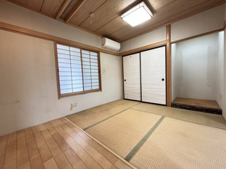 【和室】 | 千葉市中央区若草1丁目　中古戸建　JR京葉線『蘇我』駅 | 【1階】
明るく、開放的な和室です。押入もあり、お部屋もすっきりします！！