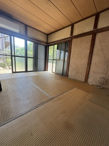 DIYやリフォームの素材としても◎千葉県船橋市新高根5丁目の和室|2面採光で風が通り抜けやすく、季節を感じながら過ごせます。