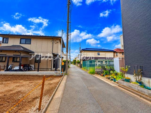 小平市学園東町　西武新宿線　東村山駅　新築戸建の前面道路含む現地写真