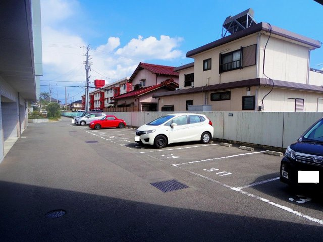 最新の空情報はご相談下さい♪ 些細なことも相談にのってもらえる、ワクワクしながらお家を探せる、そんなお店づくりを心掛けています。