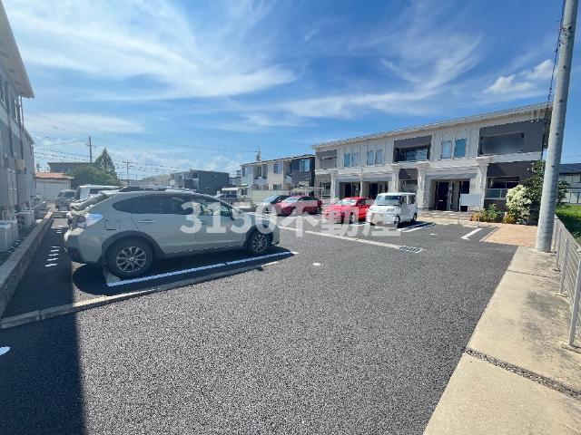Ｗｅｓｔ　Ｇａｒｄｅｎ　Ａの駐車場|外観写真（昼）