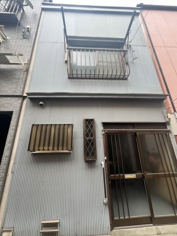鳥越1丁目長屋のエントランス