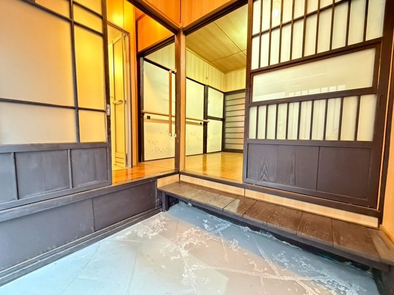 鳥越1丁目長屋の玄関