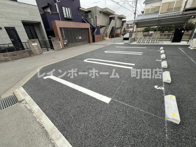 レフィナード※初期費用分割あと払いサービス利用可能物件の駐車場
