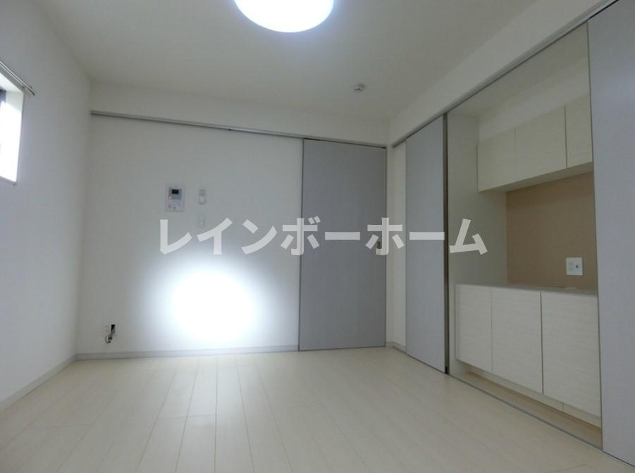 特典：仲介手数料が半額です!!の居間・リビング
