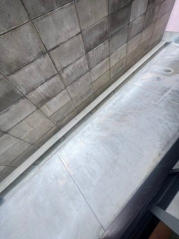 尼崎市東園田町８丁目のアパートのバルコニー