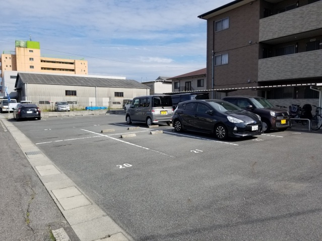 ミモザ館の駐車場