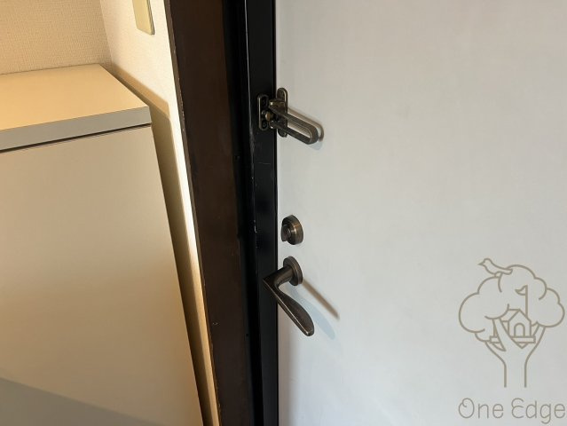 メゾンコウエイの玄関