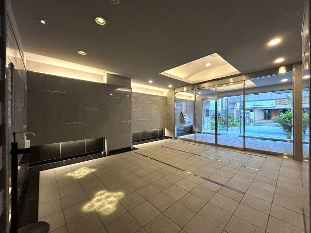 名古屋市東区泉１丁目の賃貸マンションのロビー