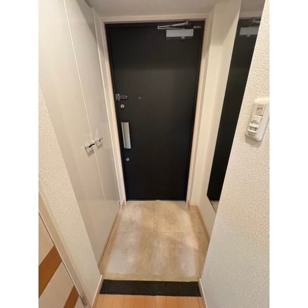 名古屋市東区泉１丁目の賃貸マンションの玄関