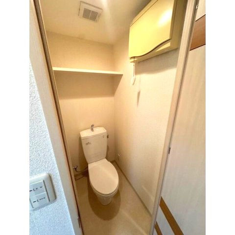 名古屋市東区泉１丁目の賃貸マンションのトイレ
