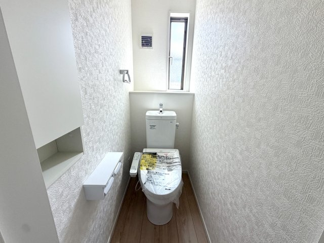 越谷市平方第５　新築戸建のトイレ|トイレが2つあることで毎日の順番待ちのストレスを解消。ご家族全員が快適に過ごせる嬉しい設備です。