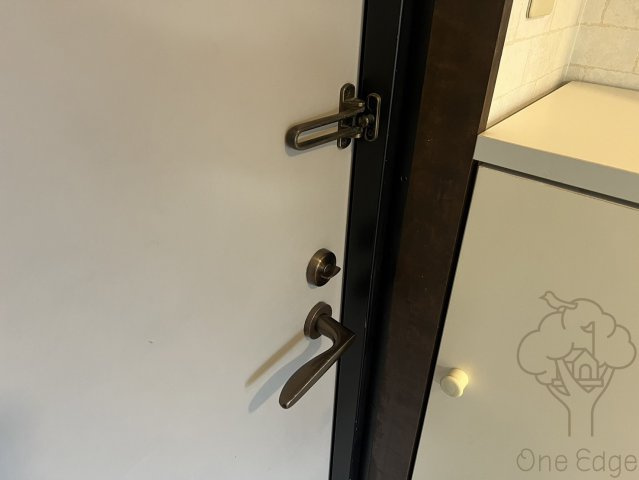 メゾンコウエイの玄関